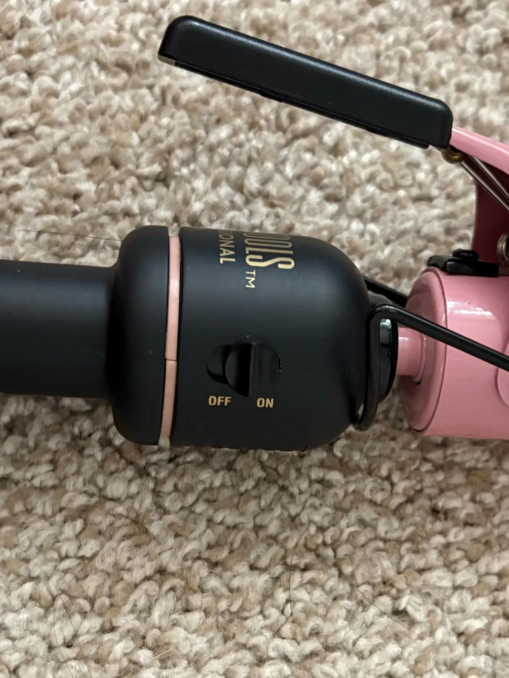 HOT TOOLS Professional Pink Curling Iron - 1